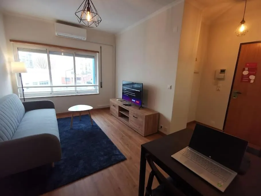 New Sunny House! Your Home Lisbon Apartment