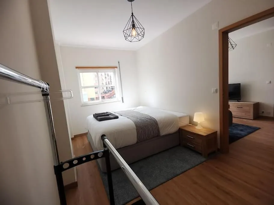 New Sunny House! Your Home Lisbon Apartment