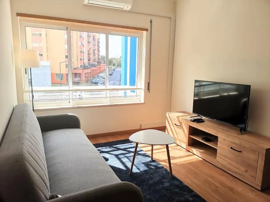 New Sunny House! Your Home Lisbon Apartment